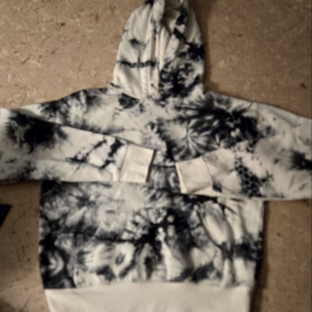 Hoodie sz small Zine brand